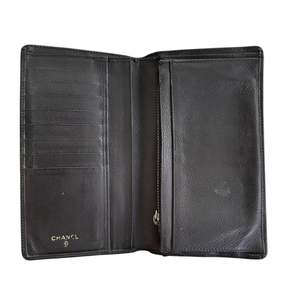 CHANEL Black Wallet with Gold Accent - Picture 4 of 15